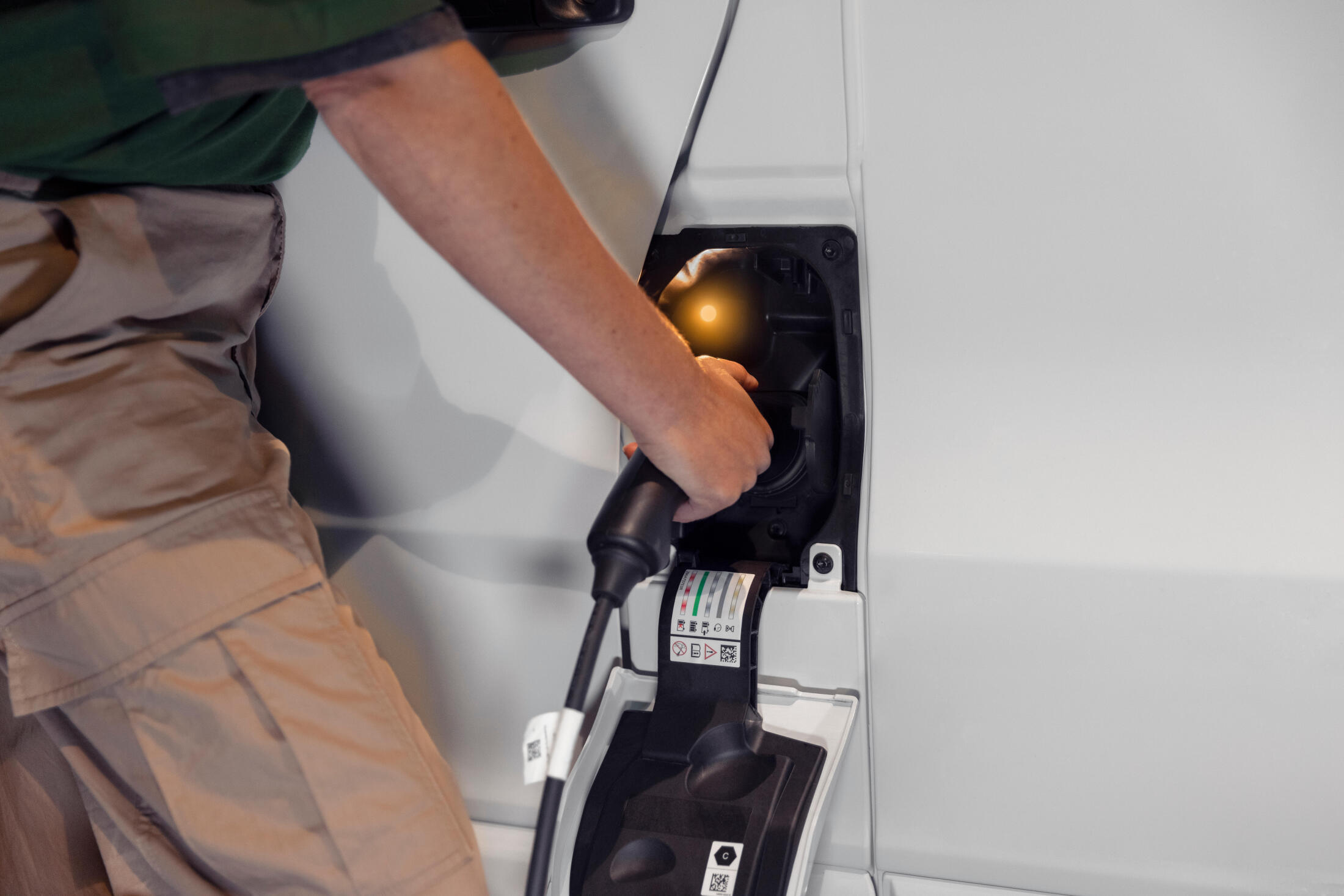 Renault Trucks Red EDITION charging