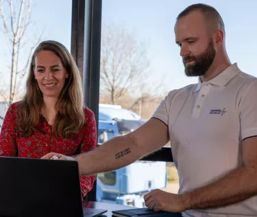 E-Tech Services: relationship between a seller and a customer